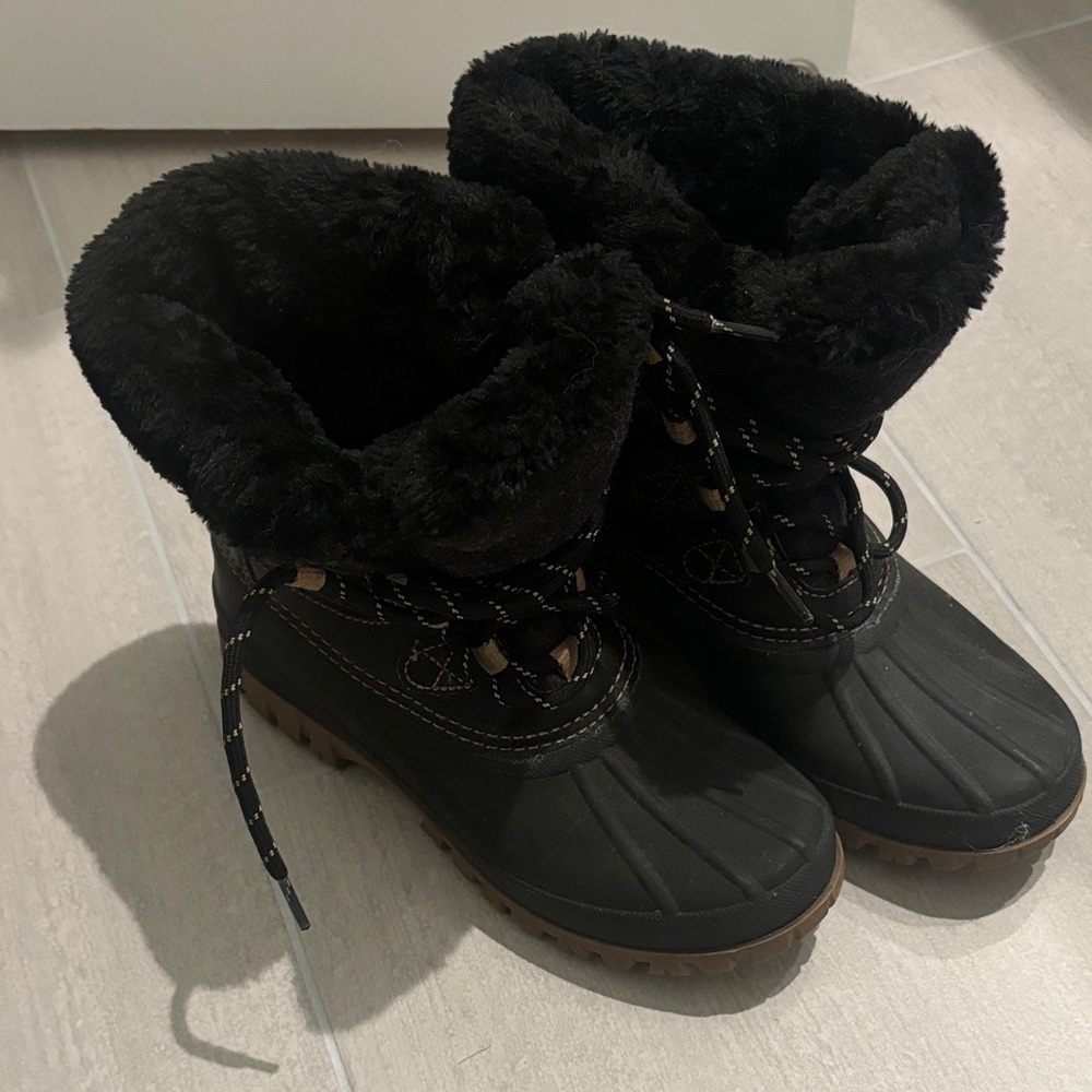 Cougar Black Winter Boots with Plush Lining